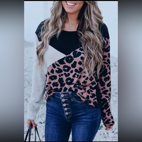Tops - Long sleeve leopard print color block top